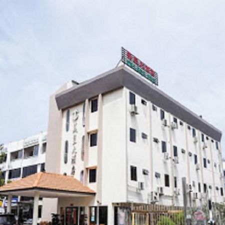 Palace Inn Miri Bagian luar foto