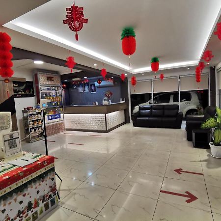 Palace Inn Miri Bagian luar foto