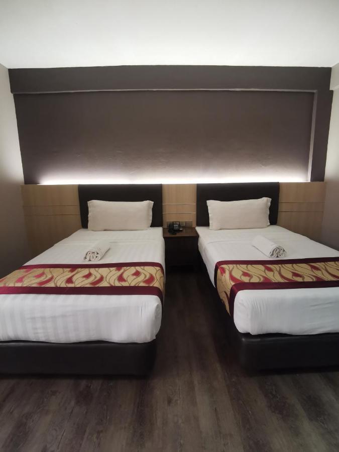 Palace Inn Miri Bagian luar foto