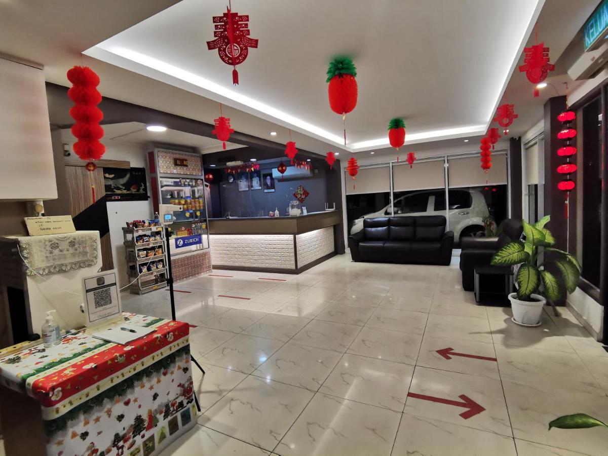 Palace Inn Miri Bagian luar foto
