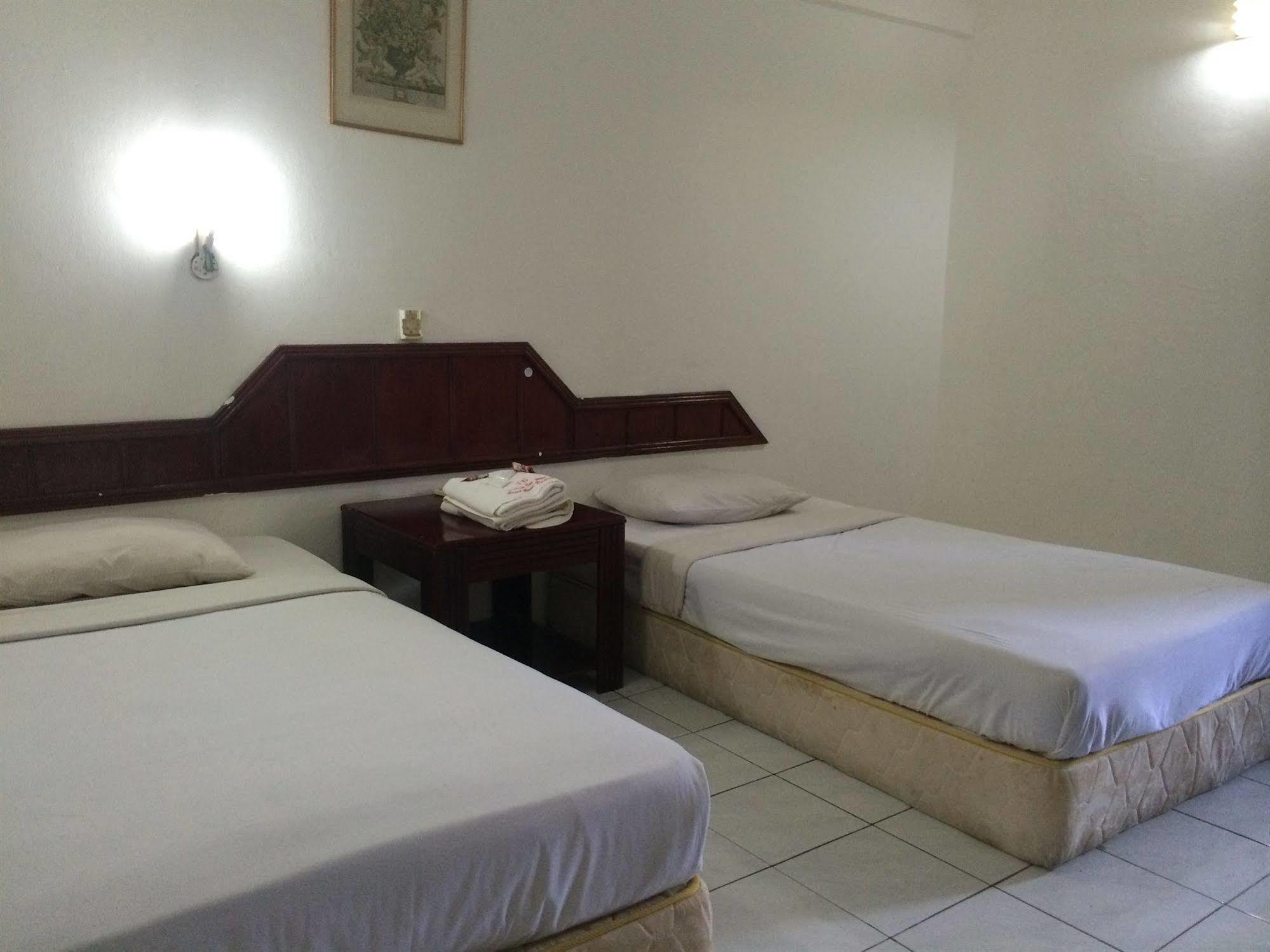 Palace Inn Miri Bagian luar foto