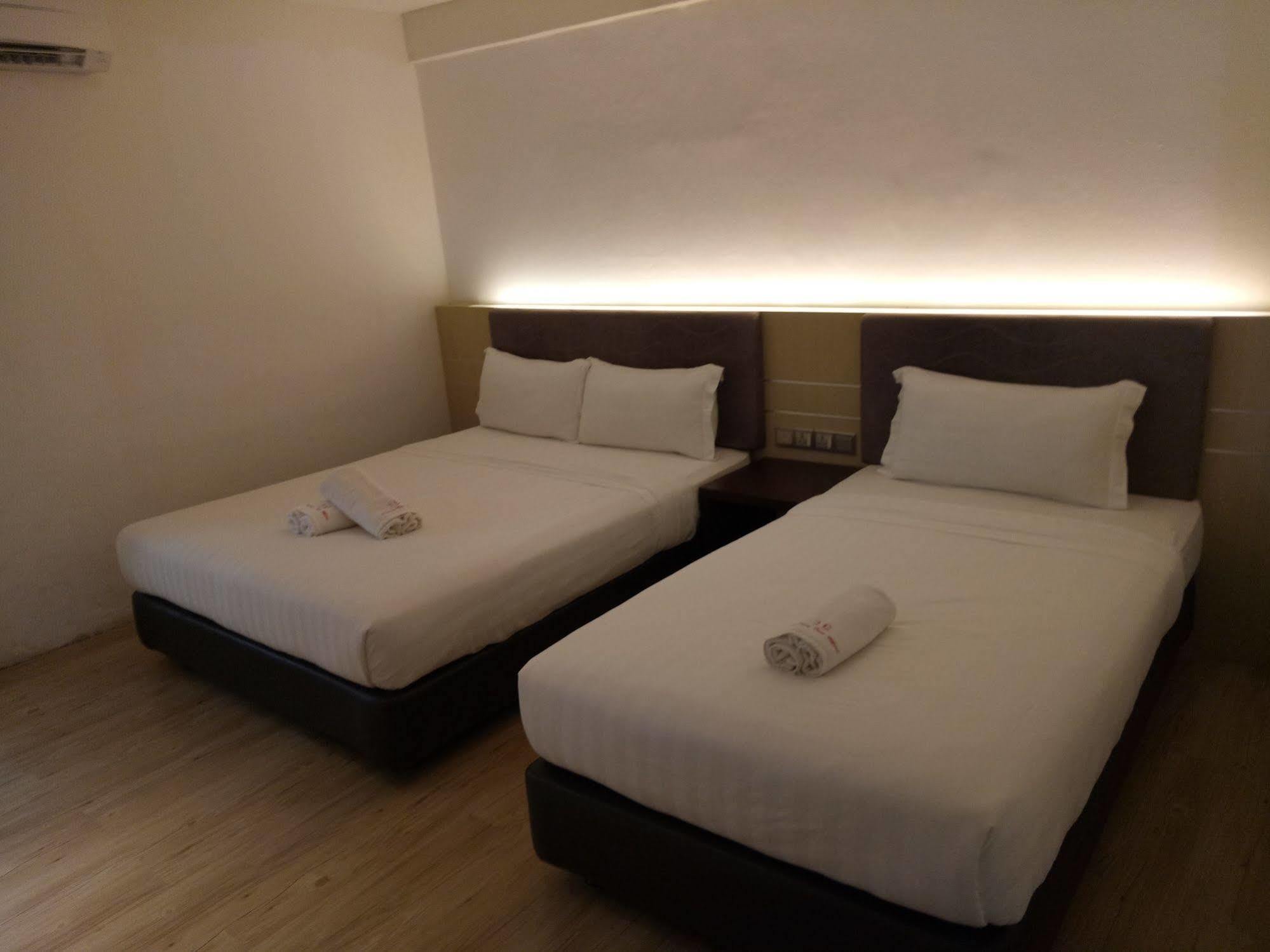 Palace Inn Miri Bagian luar foto