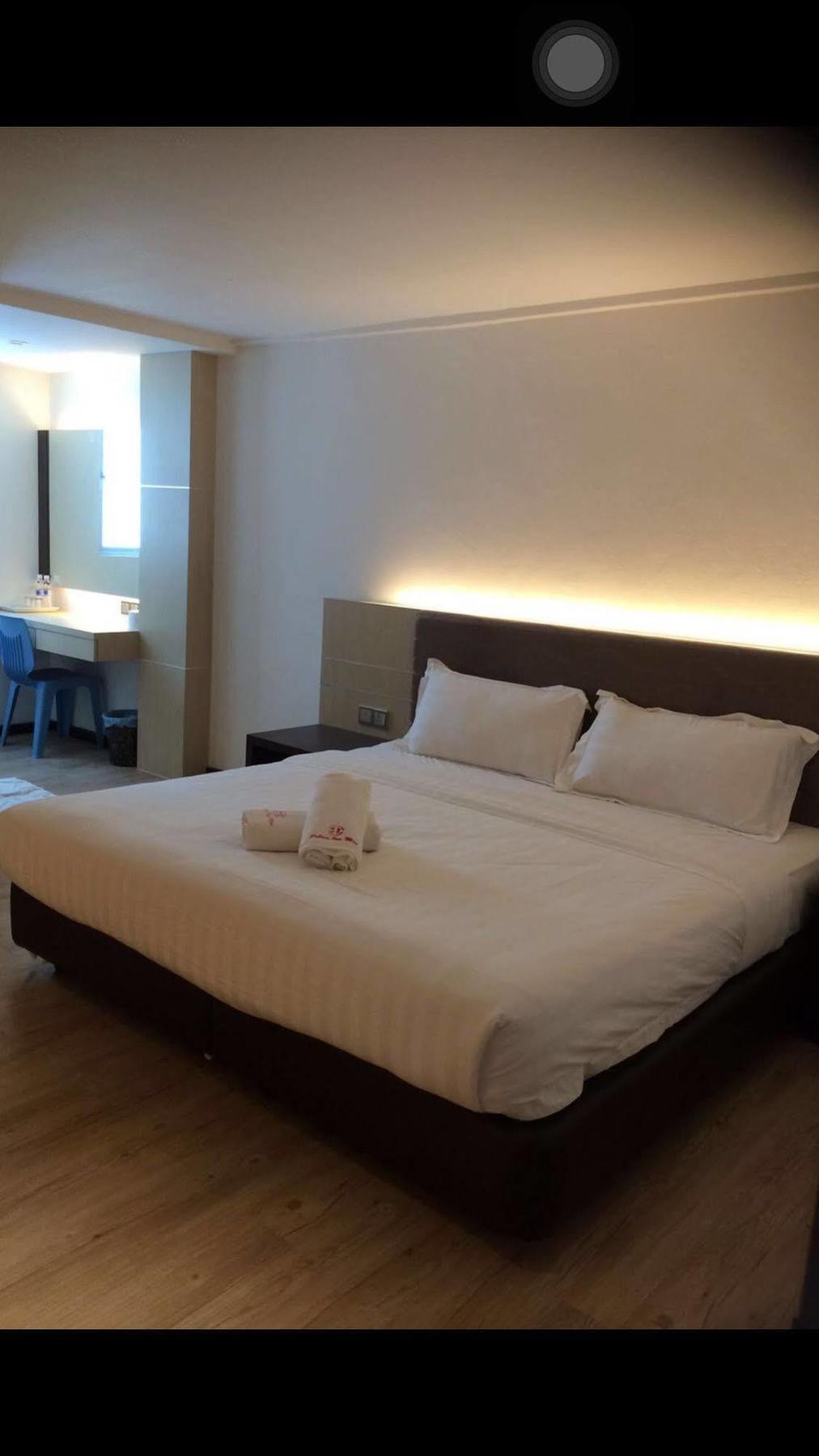 Palace Inn Miri Bagian luar foto
